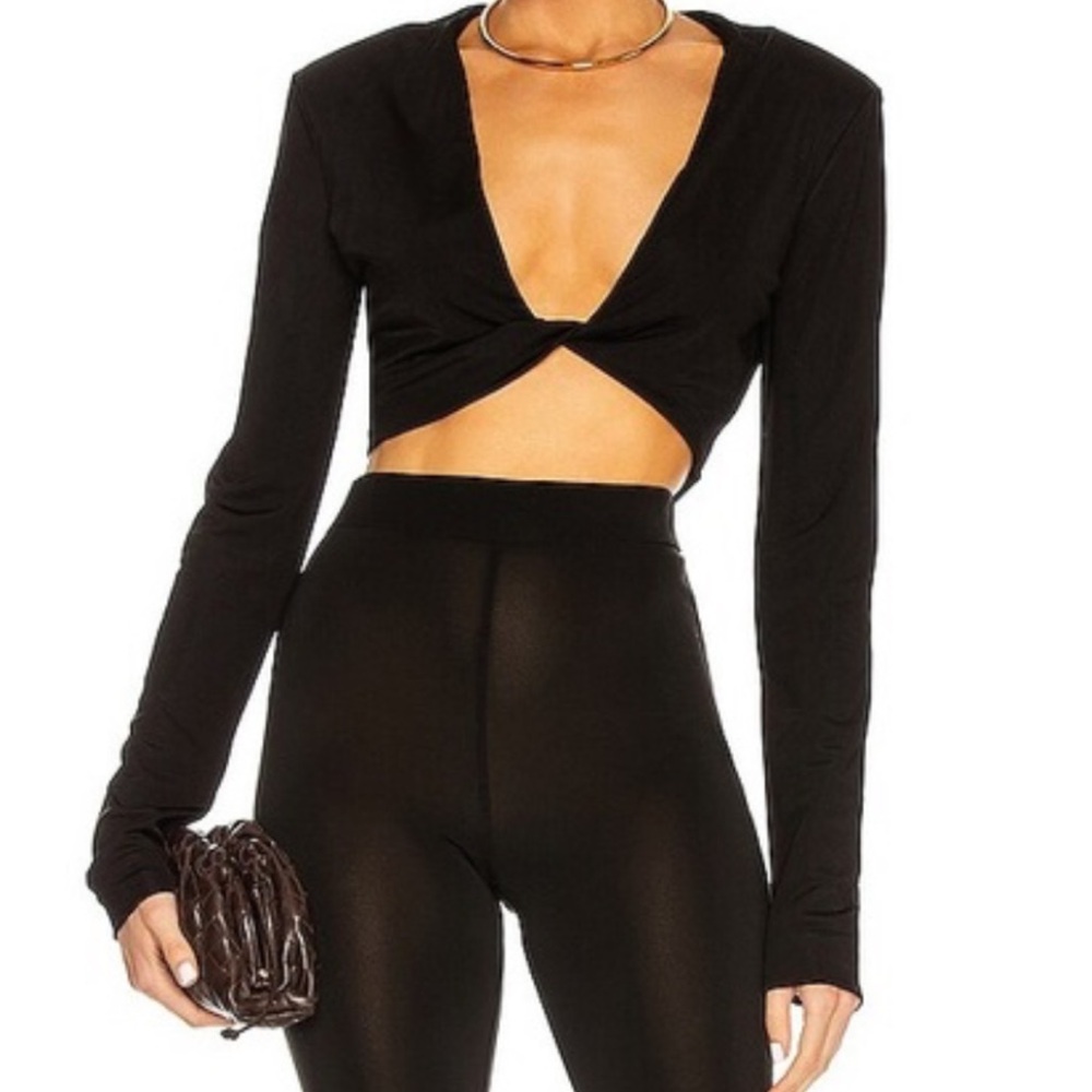 Gauge81 Black Twist-Front Long Sleeve Crop Top - Women